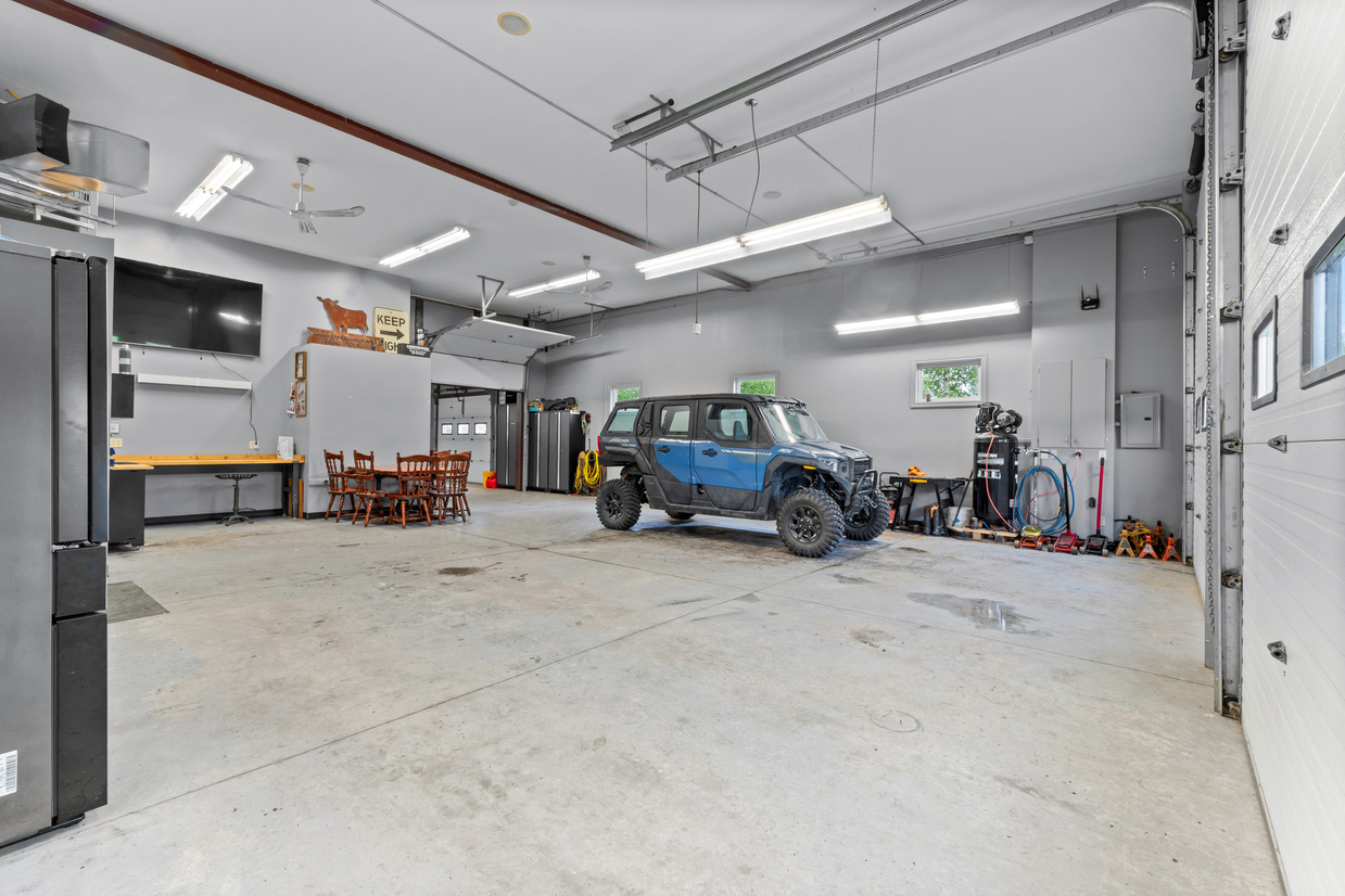 Exterior view of the 4-bay garage with loft apartment above